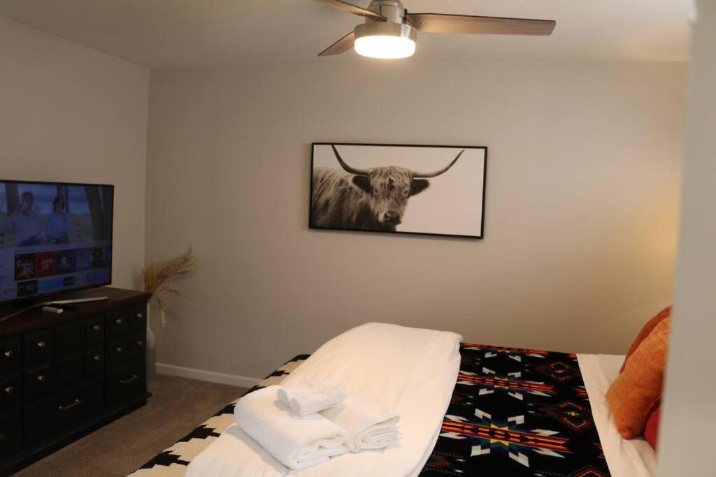 Cowboy Den-Hot Tub-Game Room-Pet Friendly-No Pet Fees! แอลบูเคอร์คี ภายนอก รูปภาพ