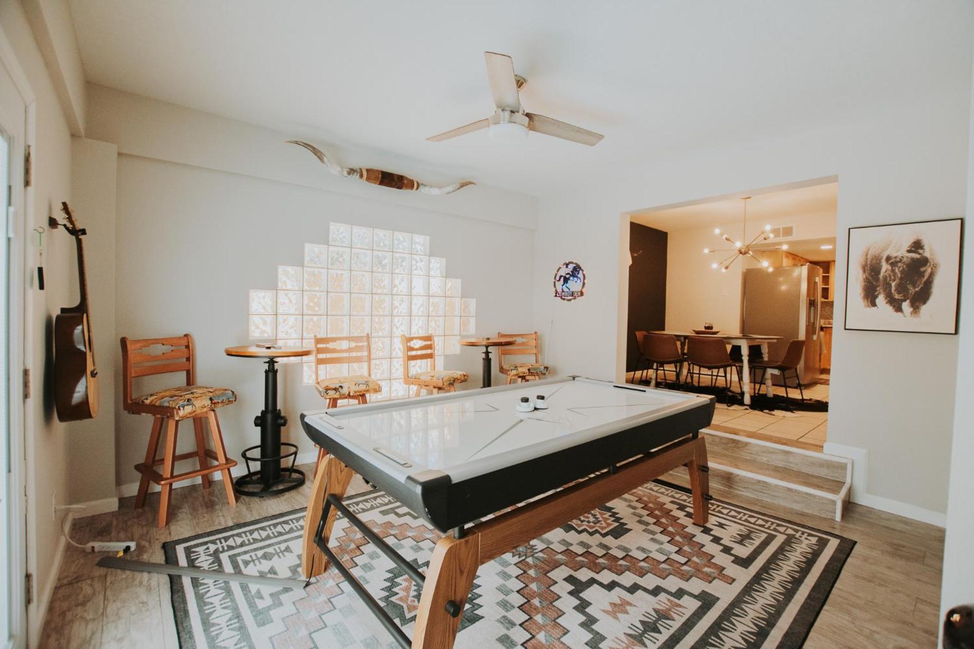 Cowboy Den-Hot Tub-Game Room-Pet Friendly-No Pet Fees! แอลบูเคอร์คี ภายนอก รูปภาพ
