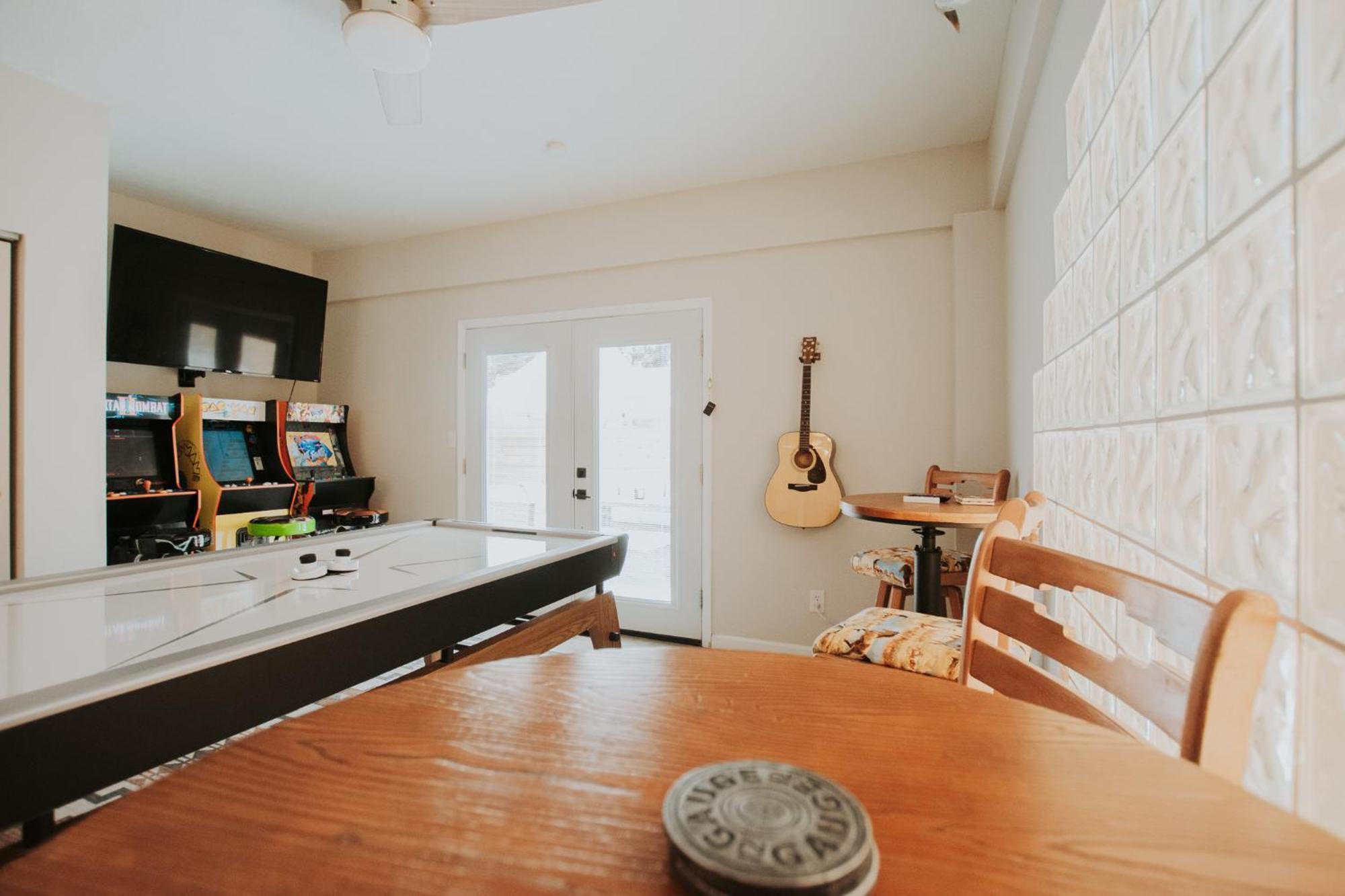 Cowboy Den-Hot Tub-Game Room-Pet Friendly-No Pet Fees! แอลบูเคอร์คี ภายนอก รูปภาพ