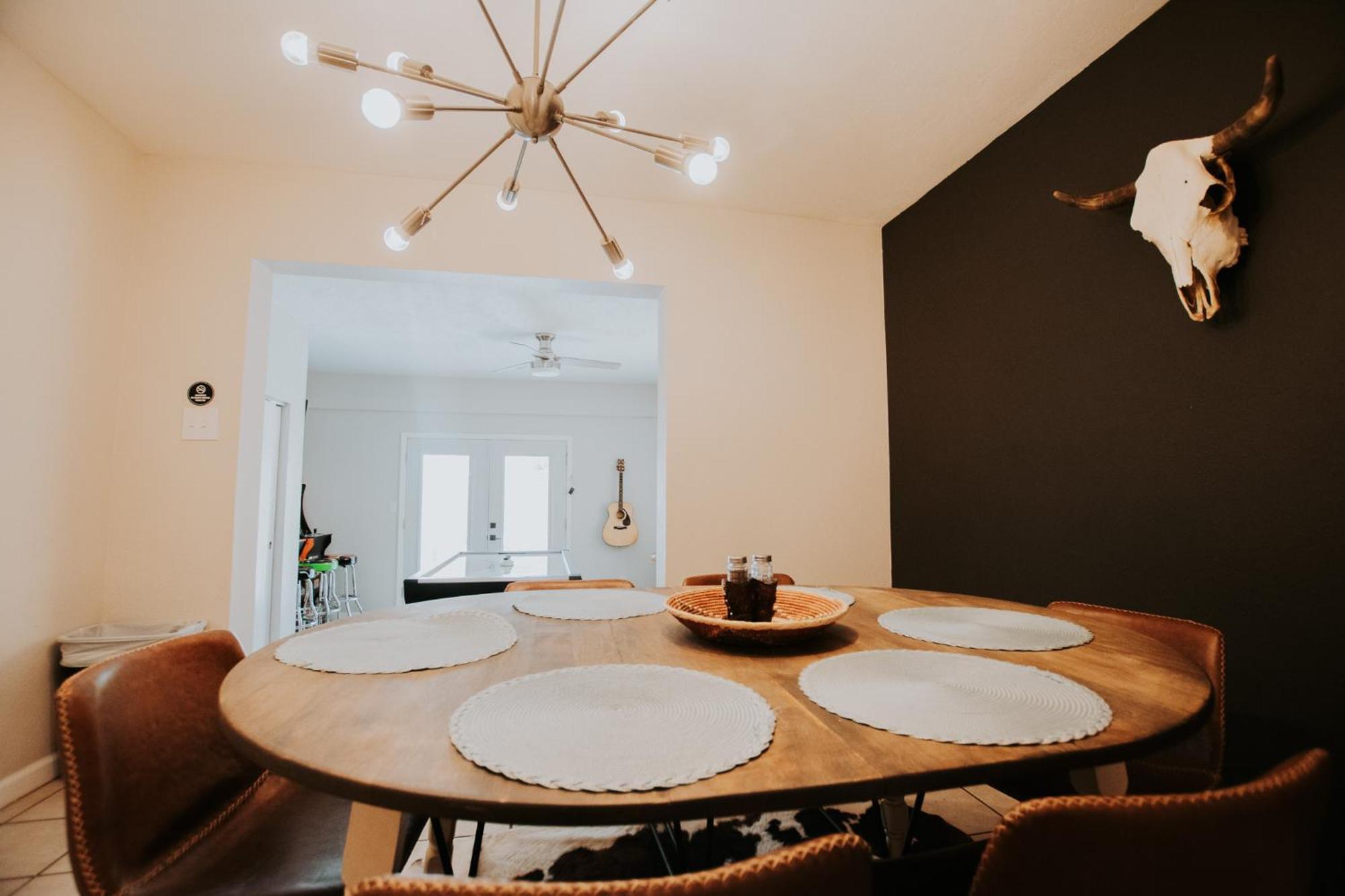 Cowboy Den-Hot Tub-Game Room-Pet Friendly-No Pet Fees! แอลบูเคอร์คี ภายนอก รูปภาพ